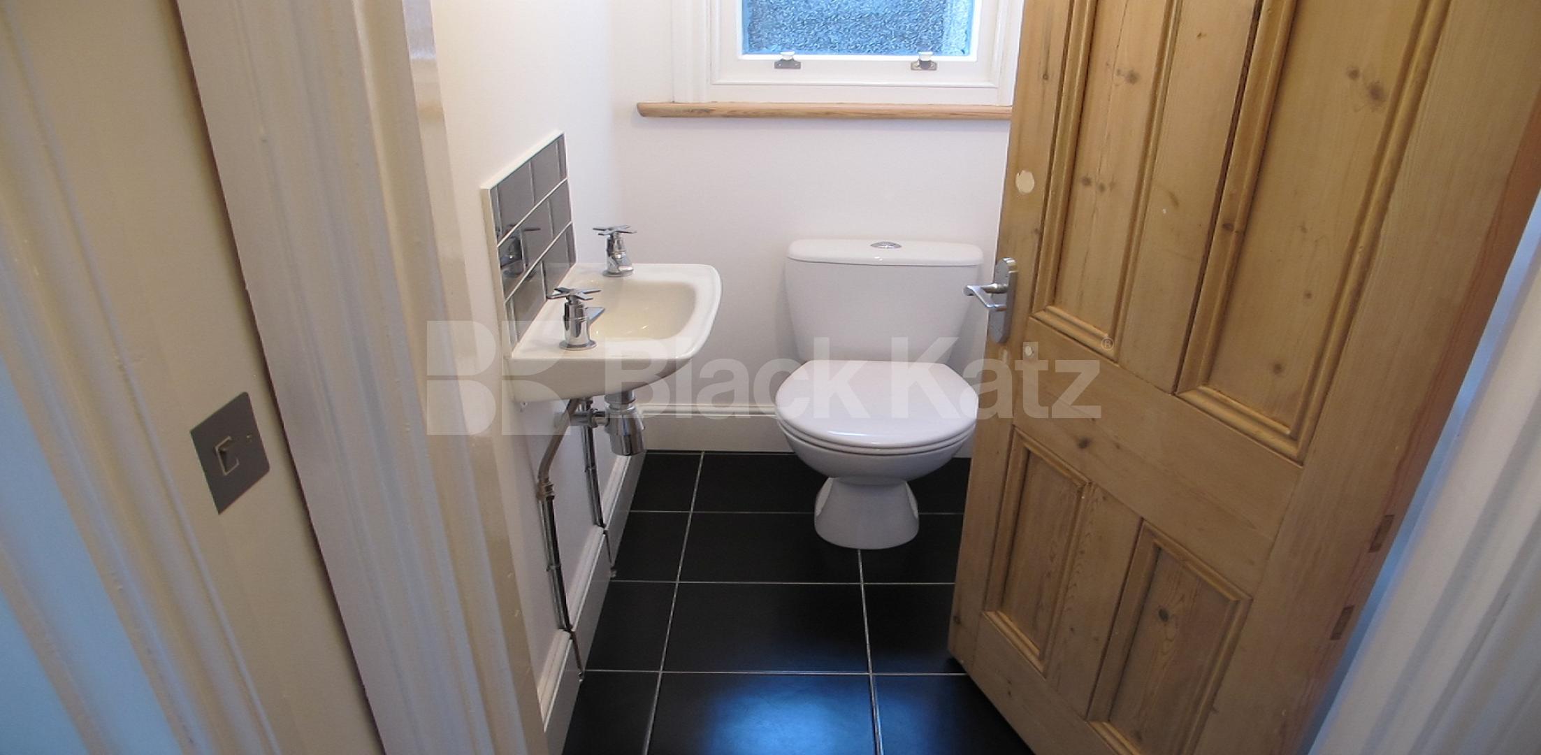 			NEW INSTRUCTION , 3 Bedroom, 1 bath, 1 reception Apartment			 Lee Road, Blackheath